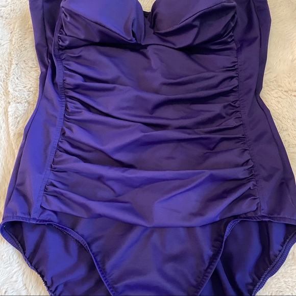 Croft & Barrow Sculptor Control One-Piece Swimsuit - Picture 4 of 9